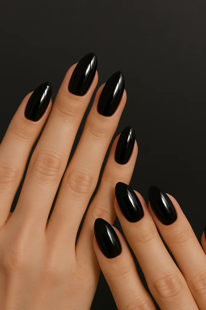 Fekete körmök, lenyűgöző trend